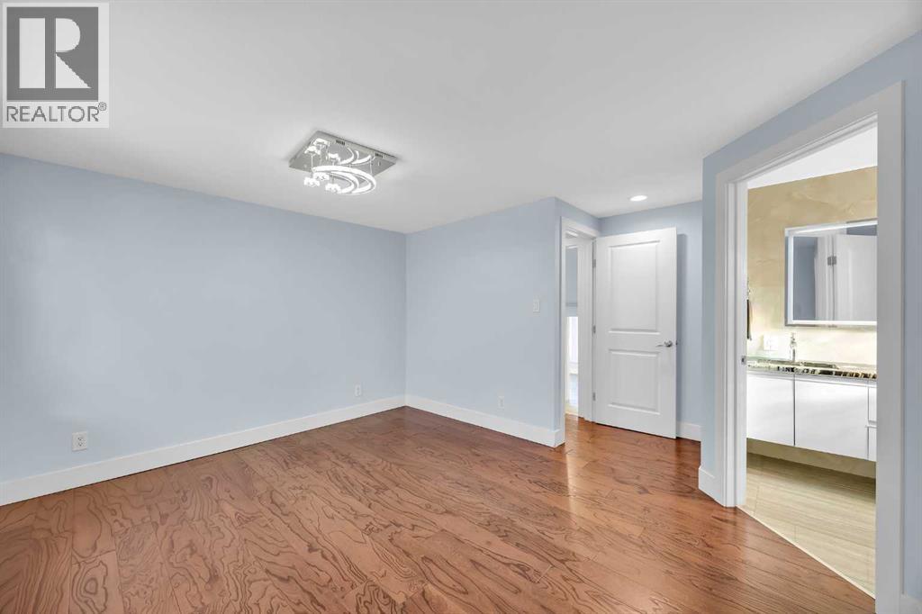 Single Family House 4 Level for Sale in  Selkirk Drive SW Southwood Calgary 