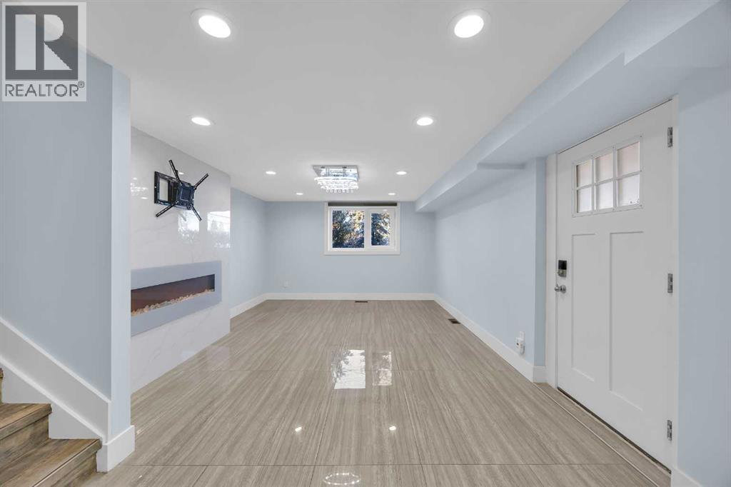 Single Family House 4 Level for Sale in  Selkirk Drive SW Southwood Calgary 