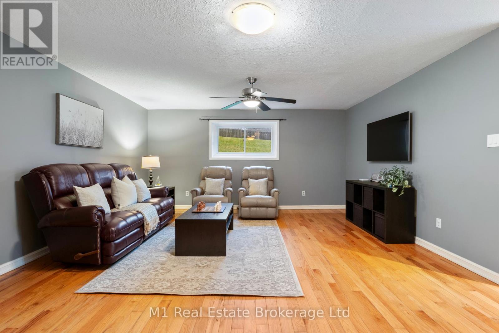 516 HARVEY STREET, Centre Wellington (Fergus), Ontario