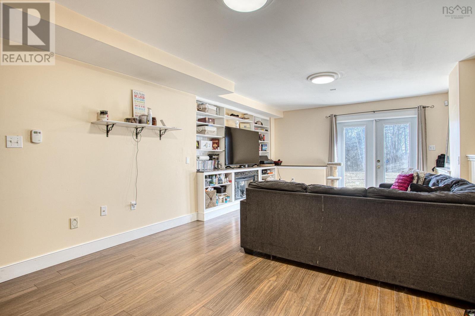 Property 12 of 33 of 477 Preakness Crescent