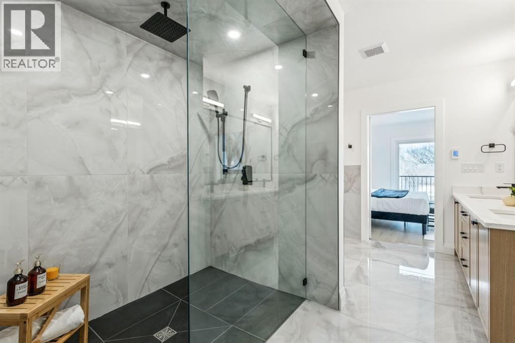 Single Family House for Sale in   Street Parkdale Calgary 