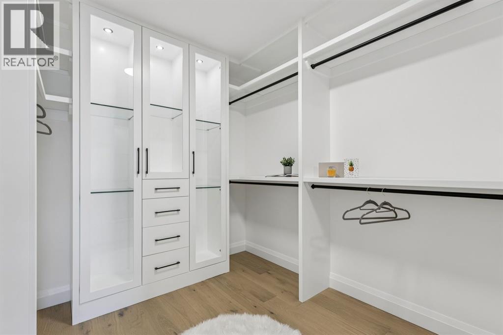 Single Family House for Sale in   Street Parkdale Calgary 