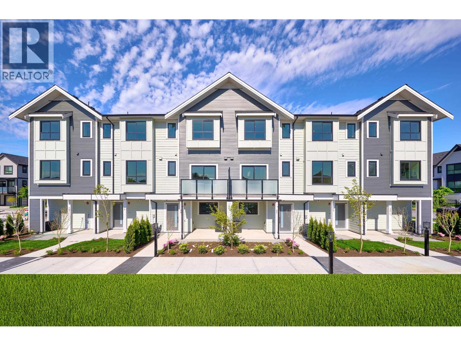 28 1115 ROMA AVENUE, New Westminster