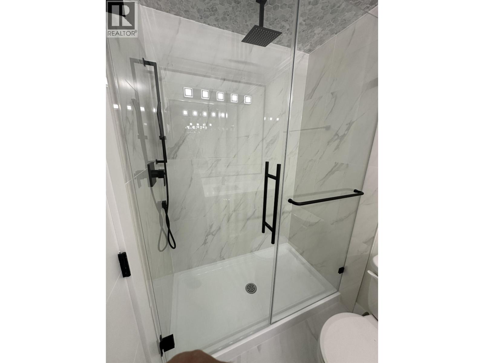 28 1115 ROMA AVENUE, New Westminster