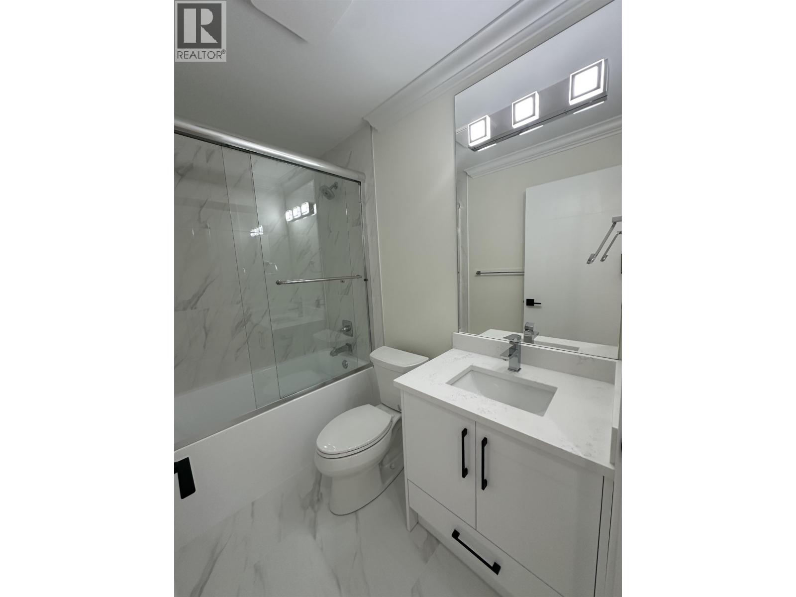 28 1115 ROMA AVENUE, New Westminster