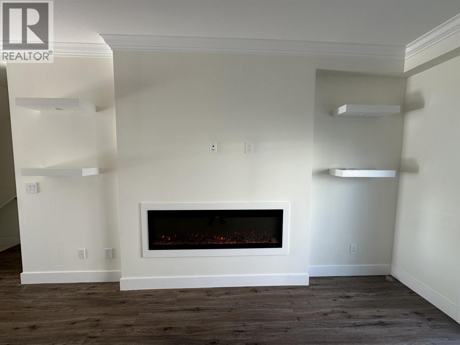 28 1115 ROMA AVENUE, New Westminster