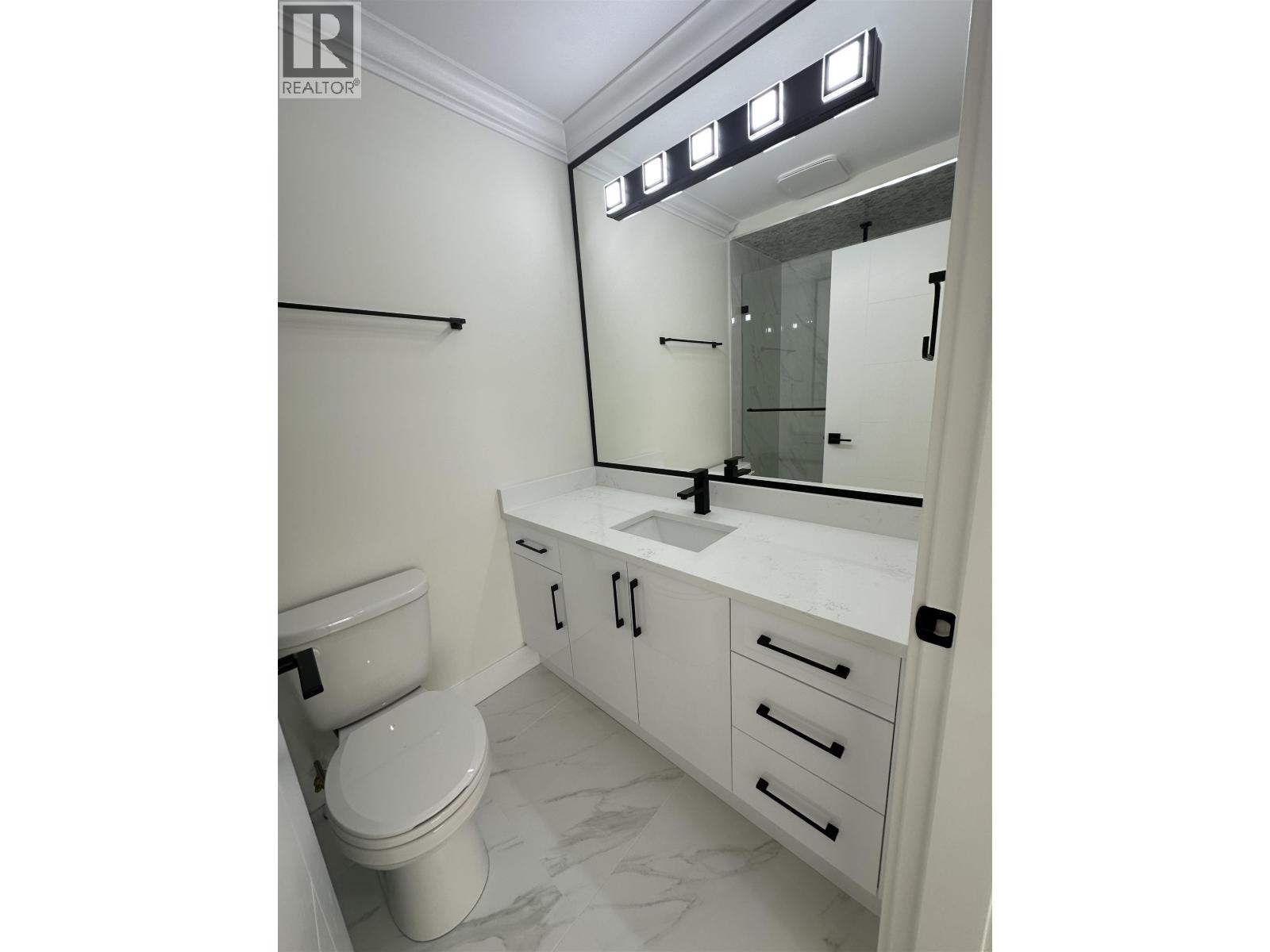 28 1115 ROMA AVENUE, New Westminster