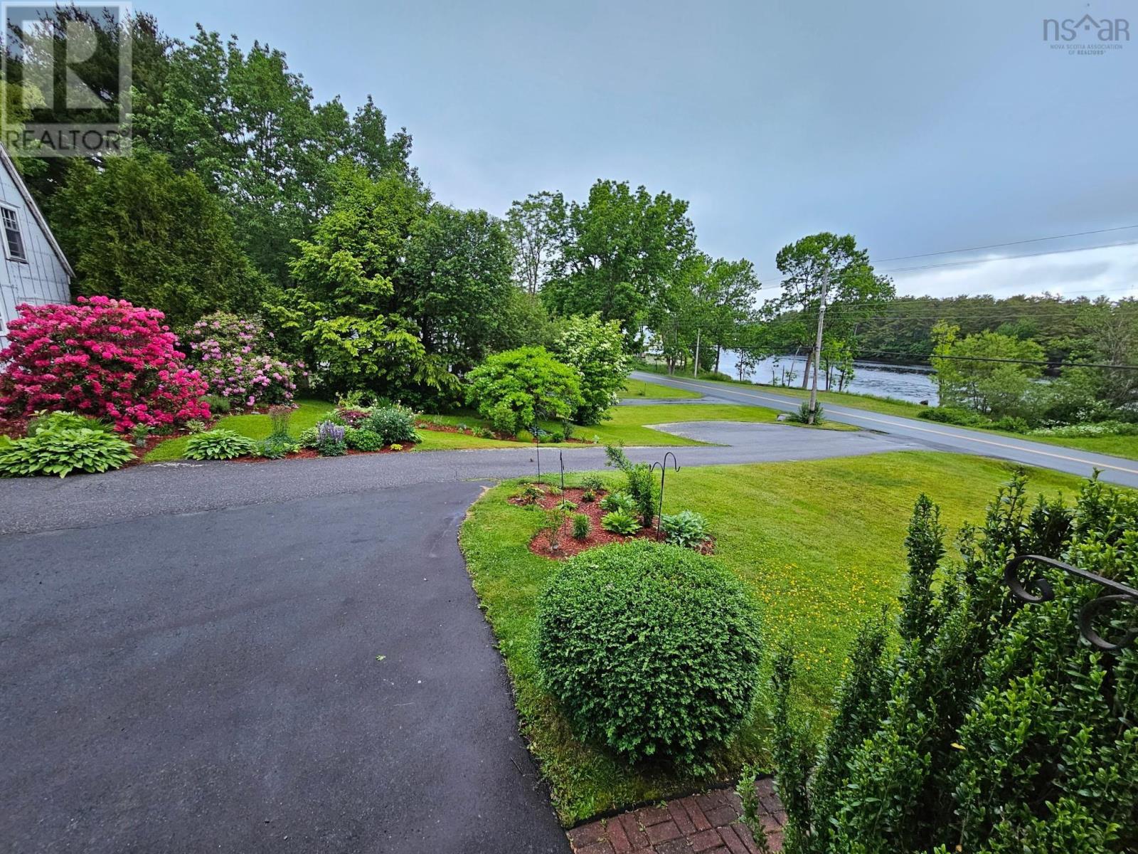 Property 17 of 27 of 86 West Street