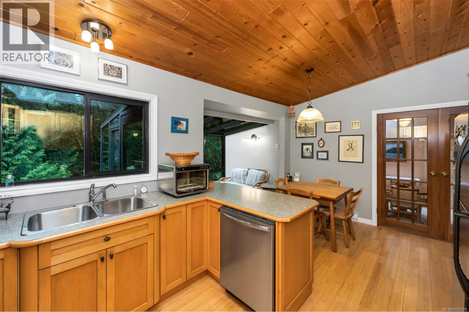 2392 ROBERTSON RD - 21