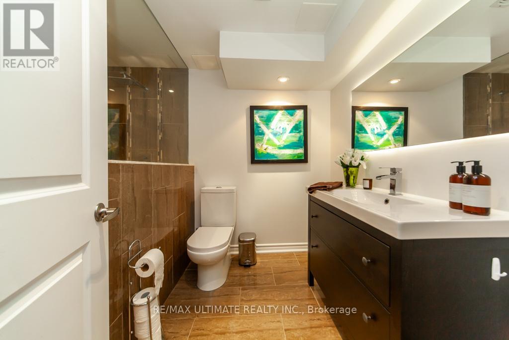 2589 TRIDENT AVENUE - 41