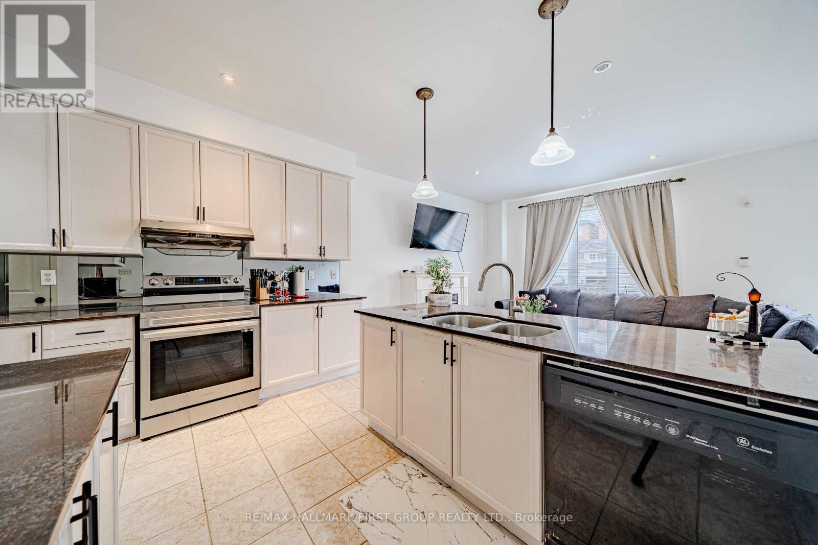 19 KIDD TERRACE - 23
