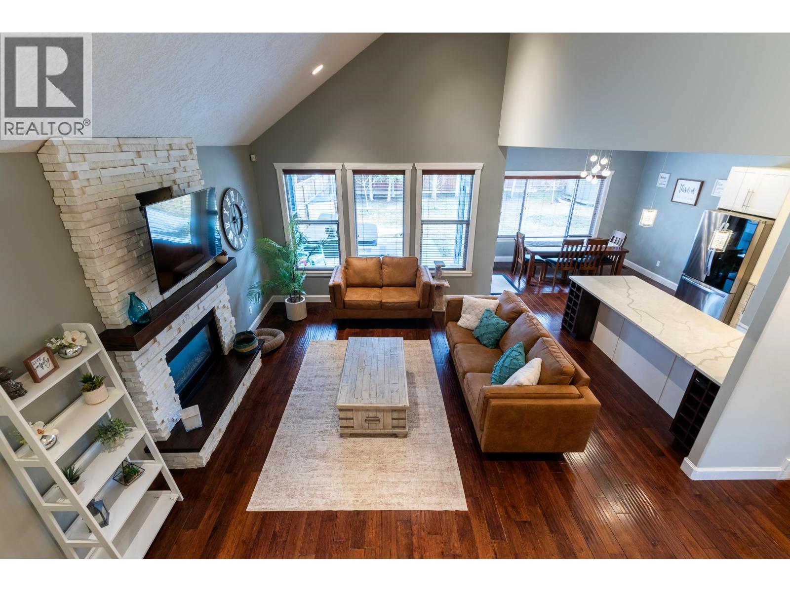 2578 MAURICE DRIVE - 33