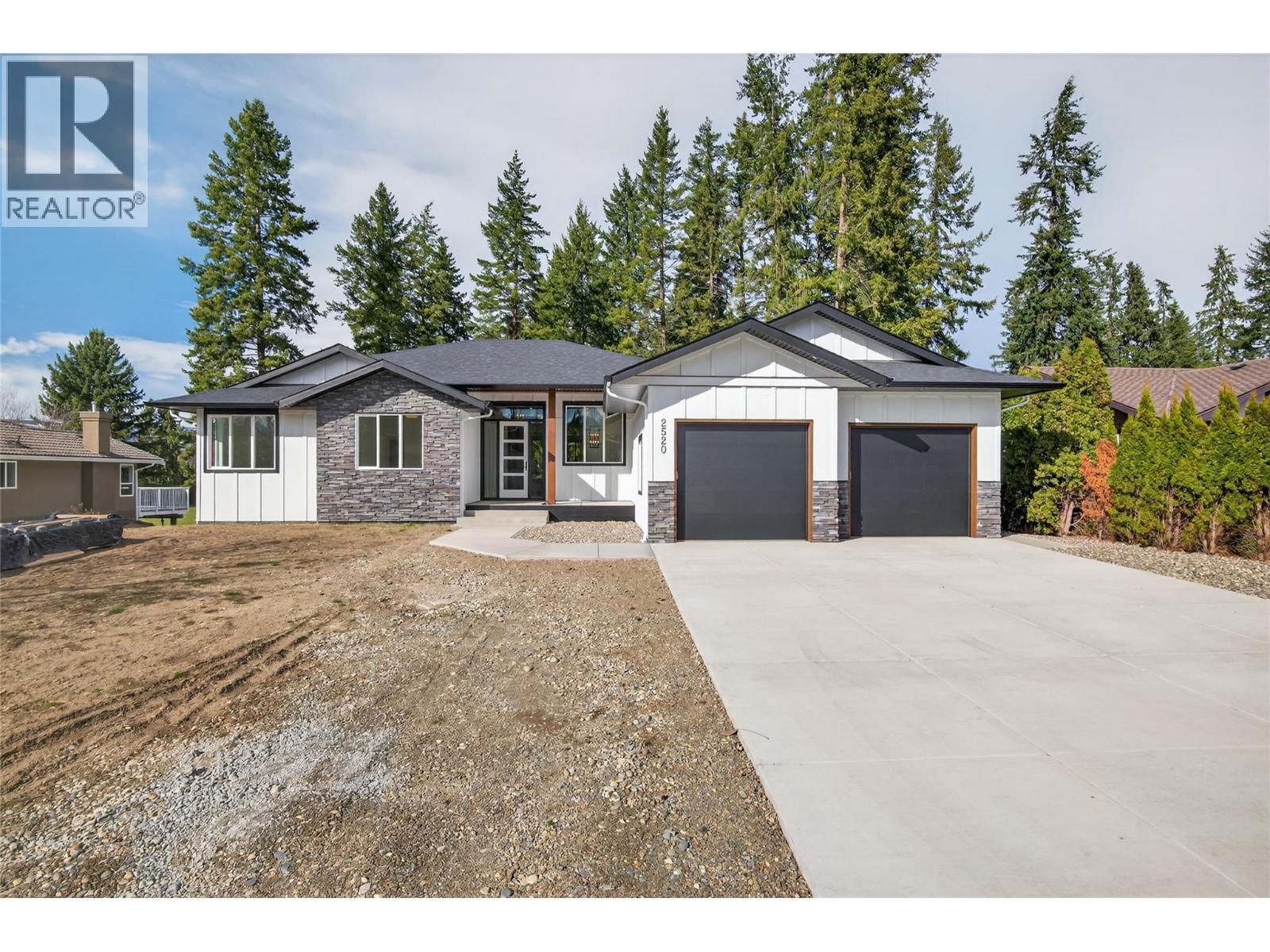 2520 Golf View Crescent - 1