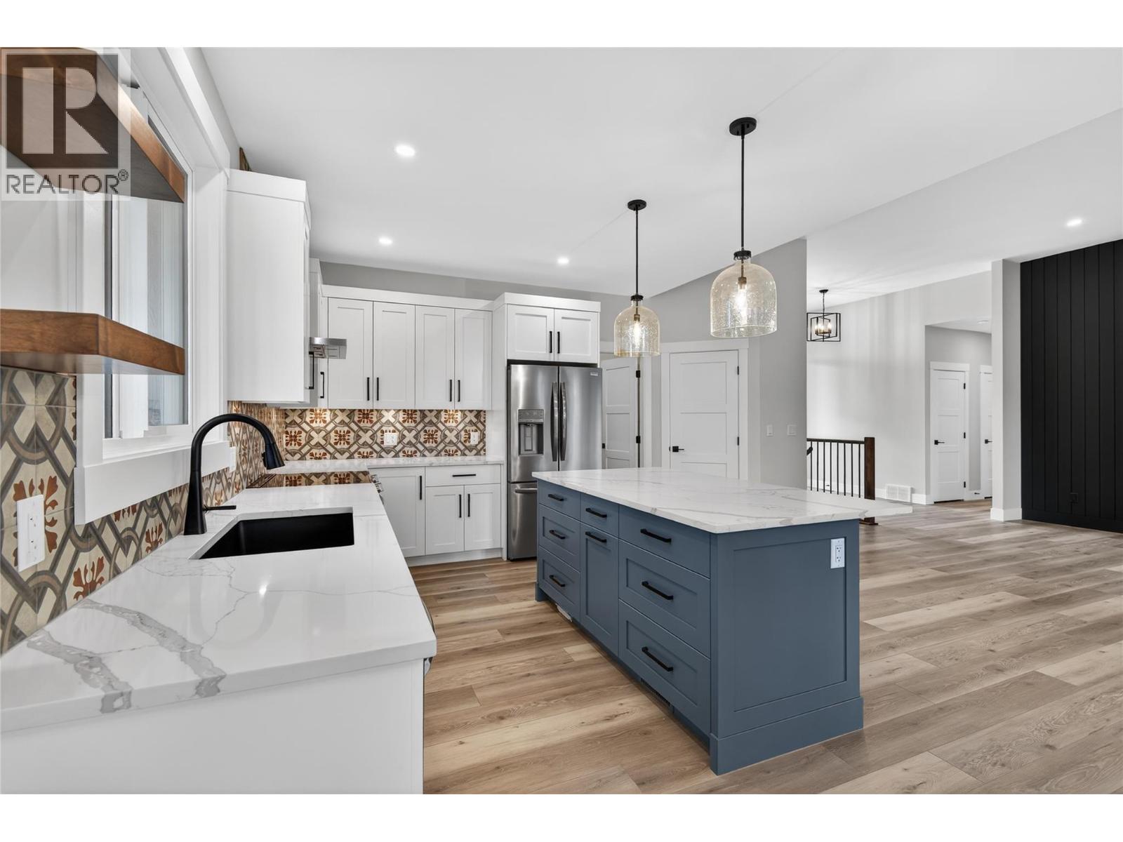 2520 Golf View Crescent, Blind Bay