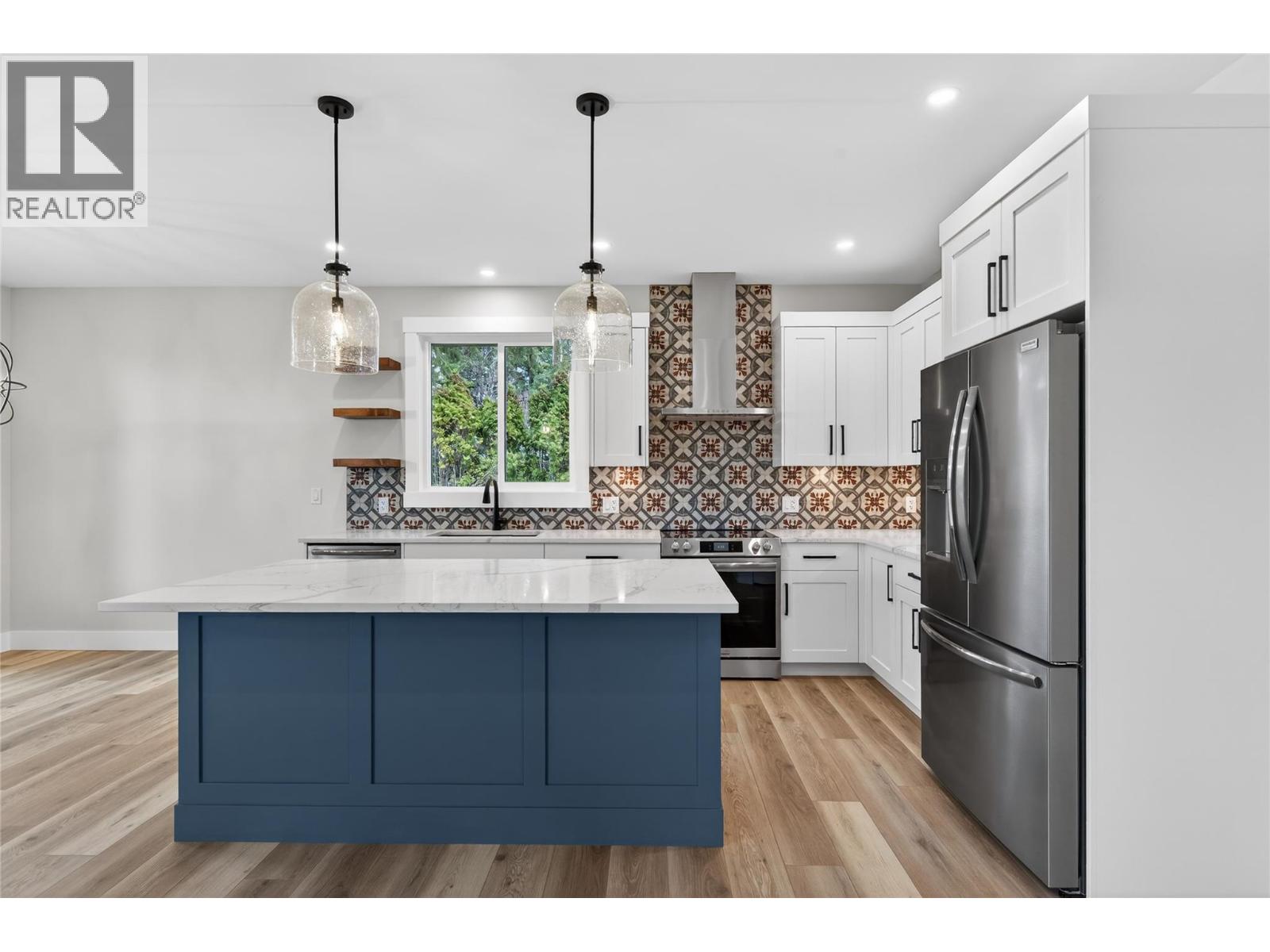 2520 Golf View Crescent, Blind Bay