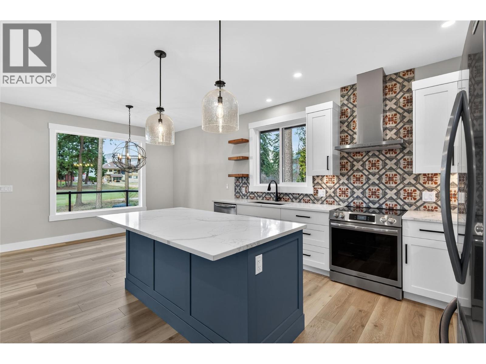 2520 Golf View Crescent, Blind Bay