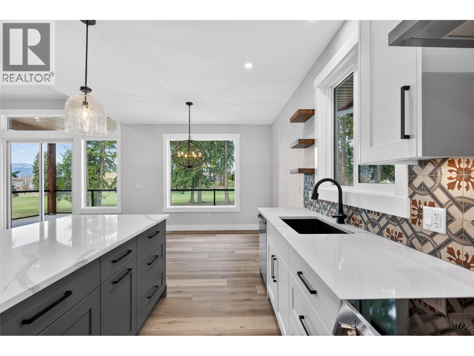 2520 Golf View Crescent, Blind Bay