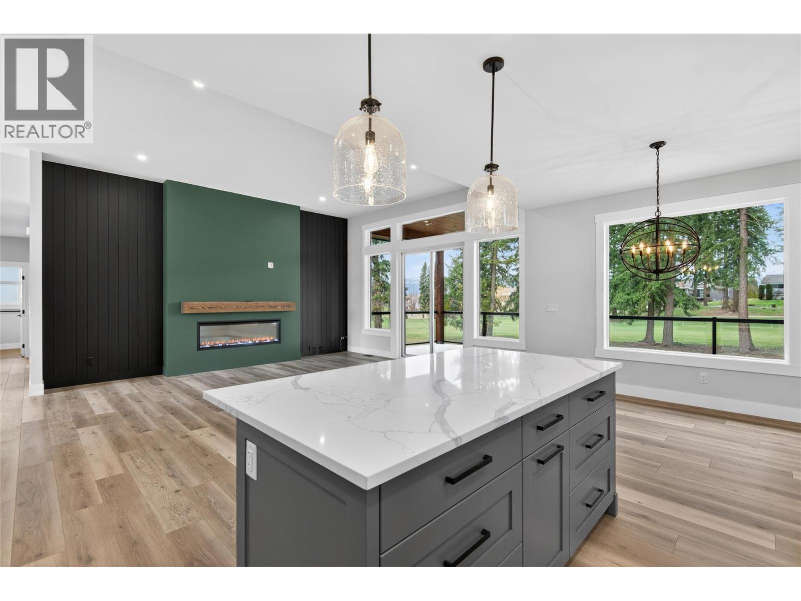 2520 Golf View Crescent, Blind Bay