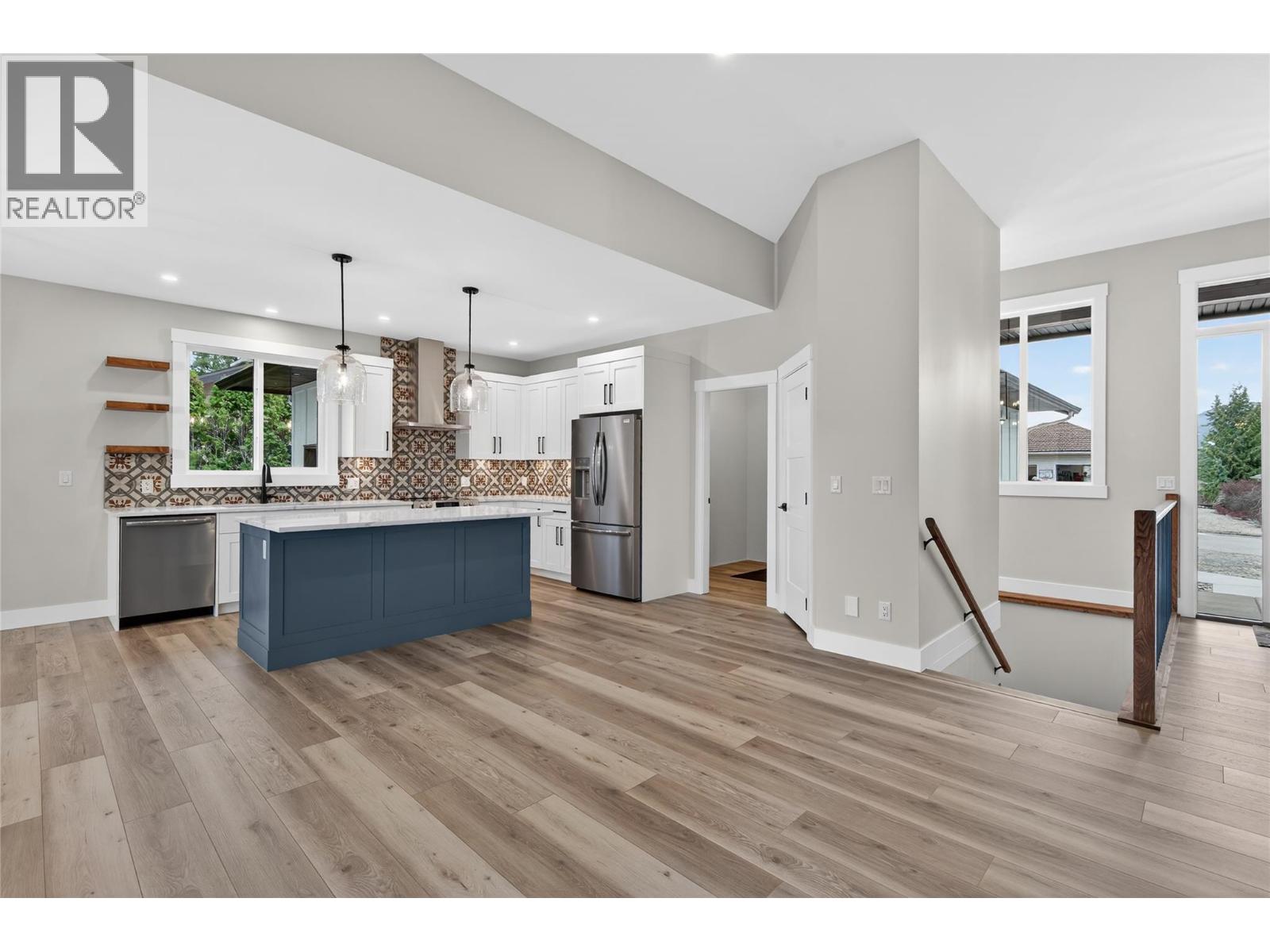 2520 Golf View Crescent, Blind Bay