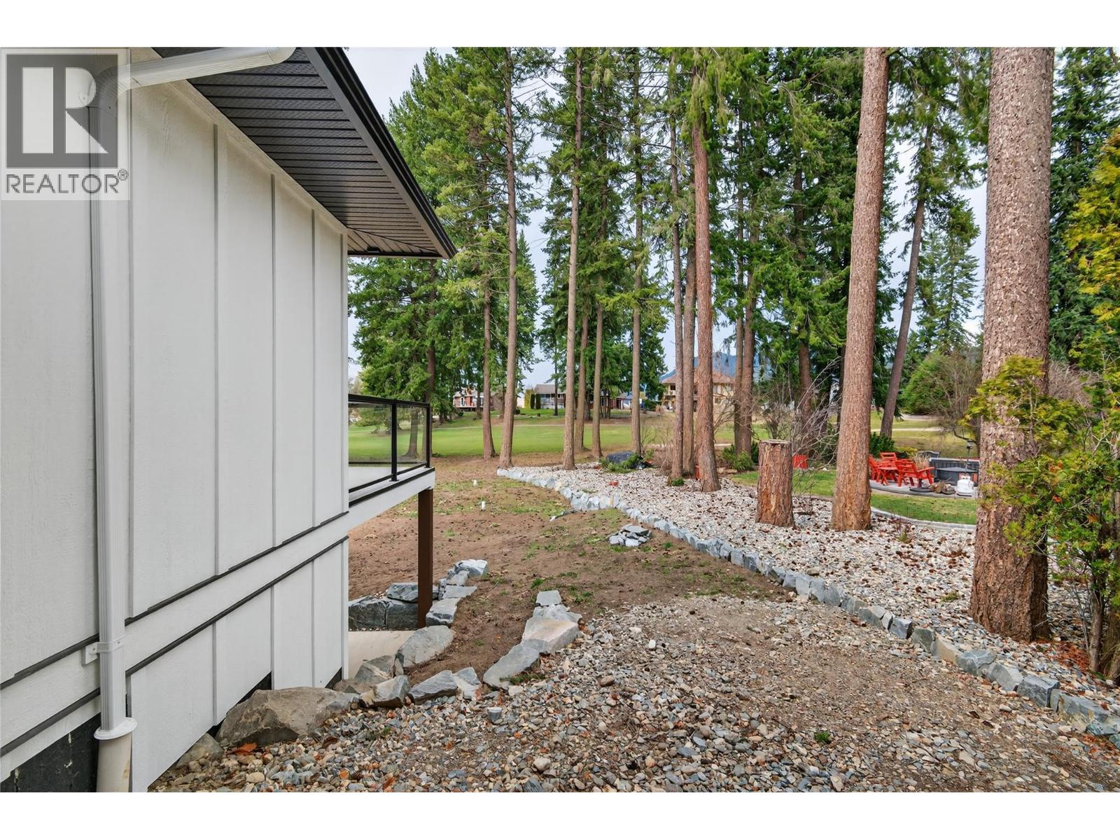 2520 Golf View Crescent - 75