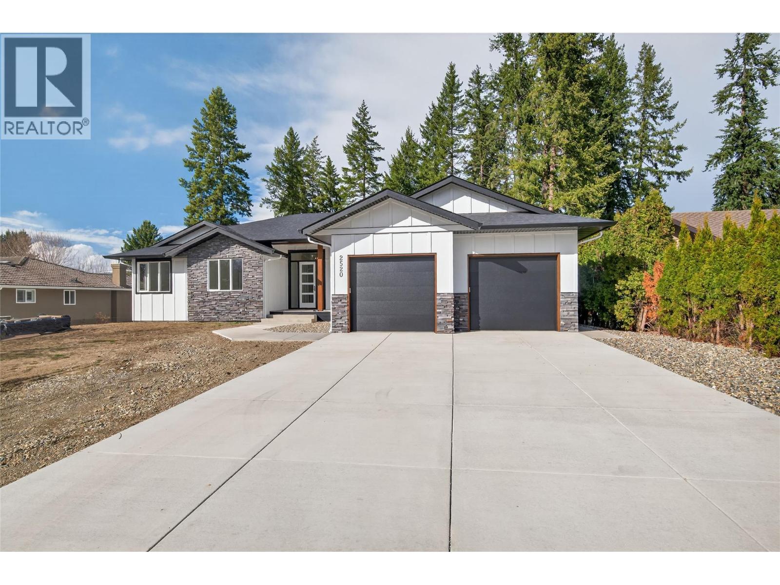 2520 Golf View Crescent, Blind Bay