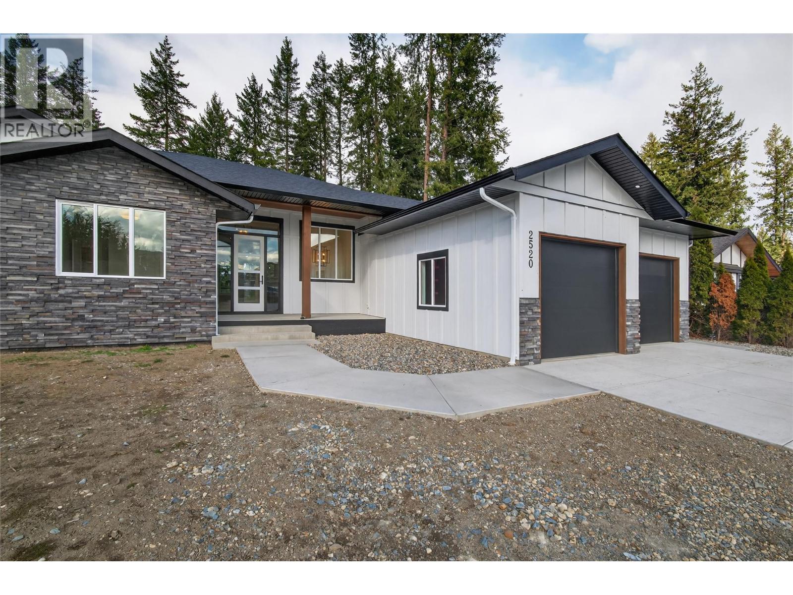 2520 Golf View Crescent, Blind Bay