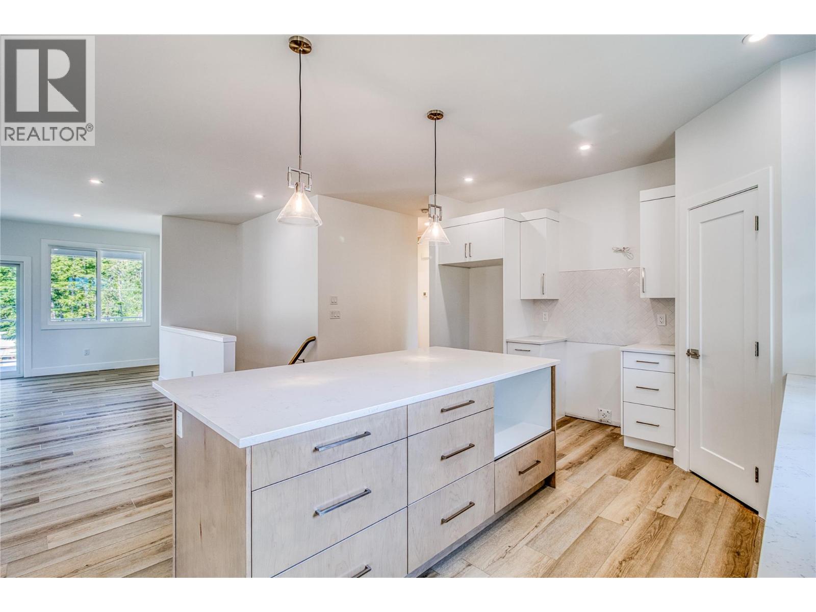 7186 Dunwaters Road, Kelowna