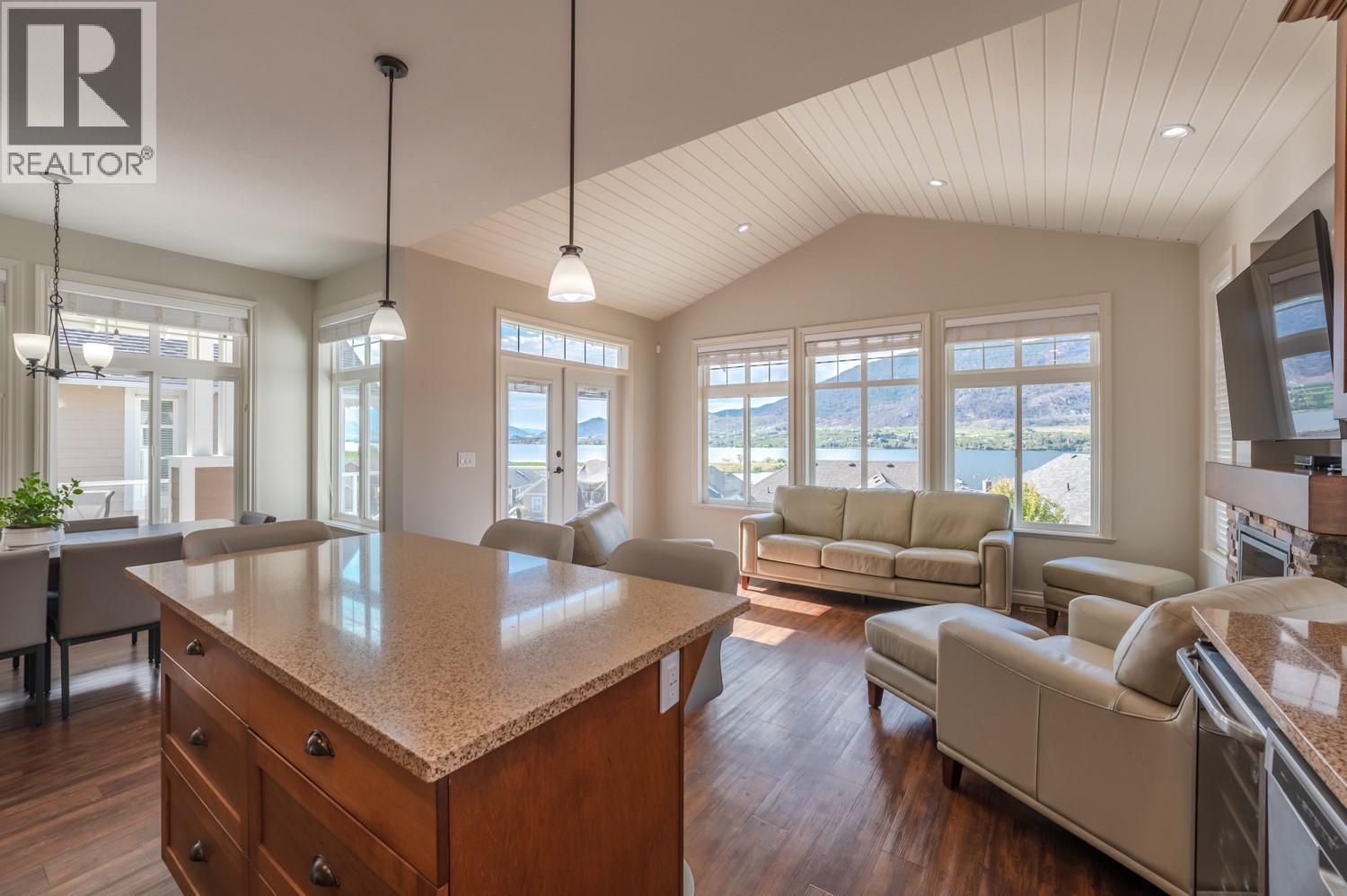 2450 Radio Tower Road Unit# 206, Oliver