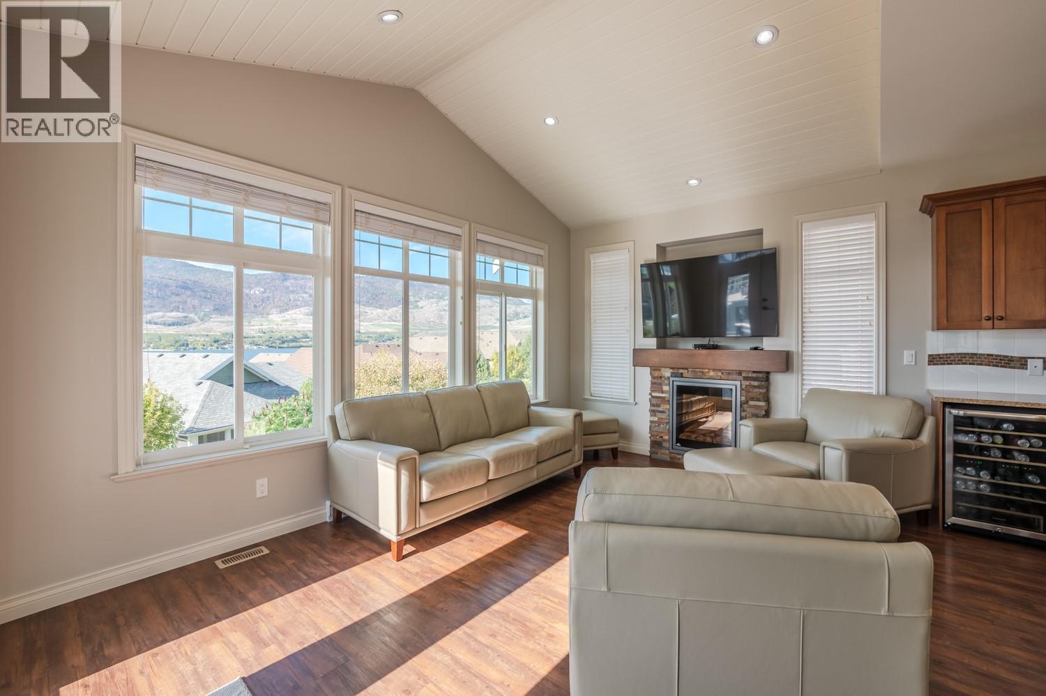 2450 Radio Tower Road Unit# 206, Oliver