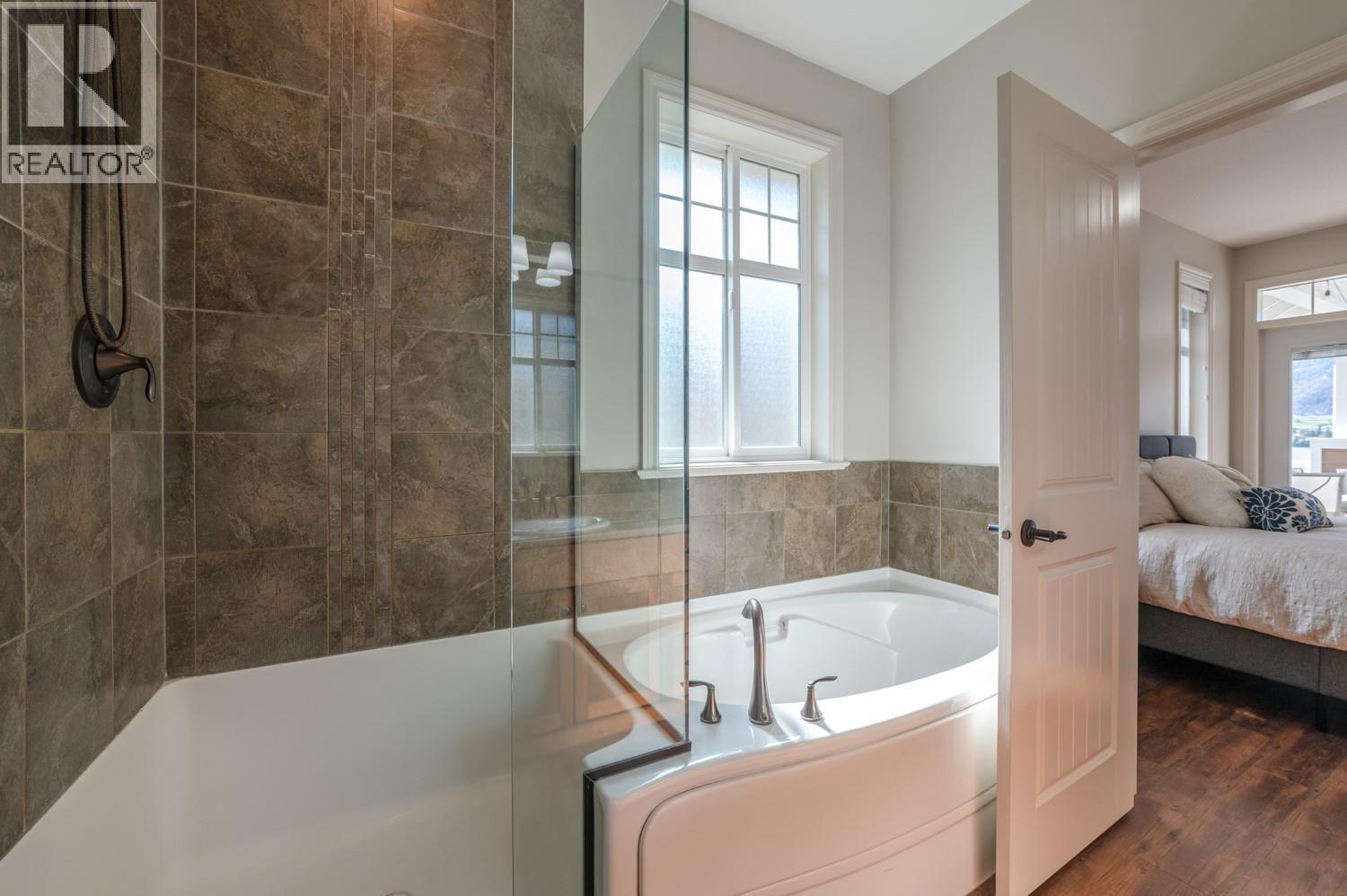 2450 Radio Tower Road Unit# 206, Oliver