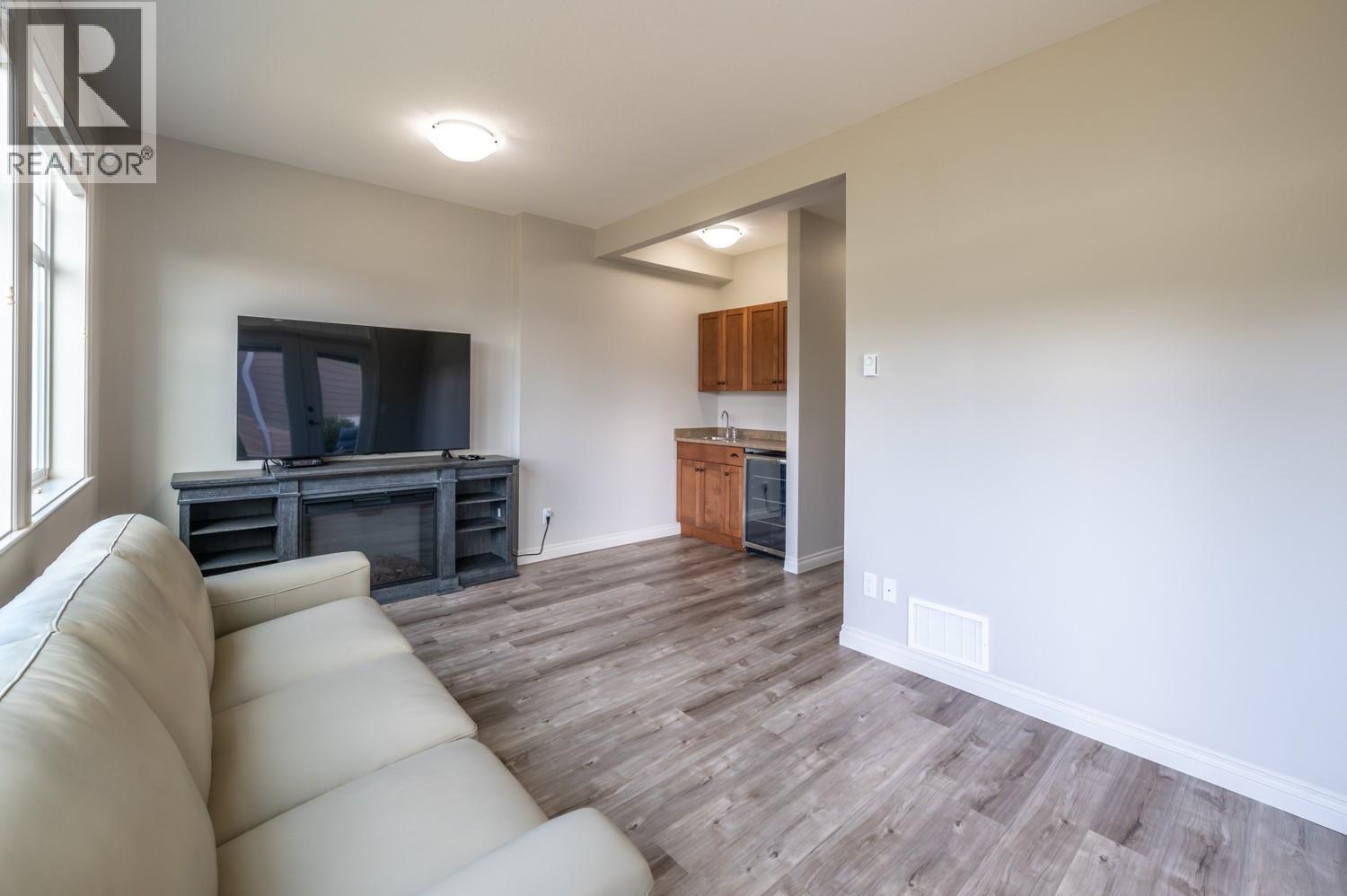 2450 Radio Tower Road Unit# 206, Oliver