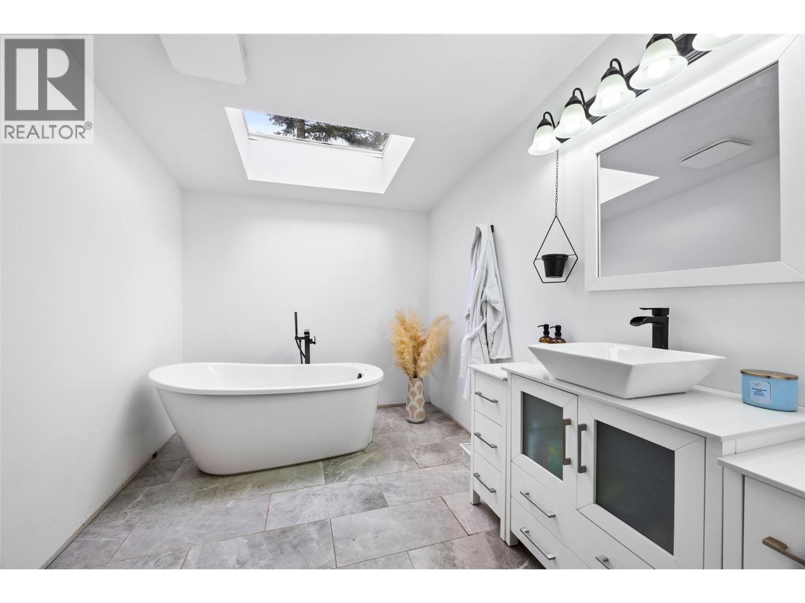 392 Walterdale Road, Kamloops