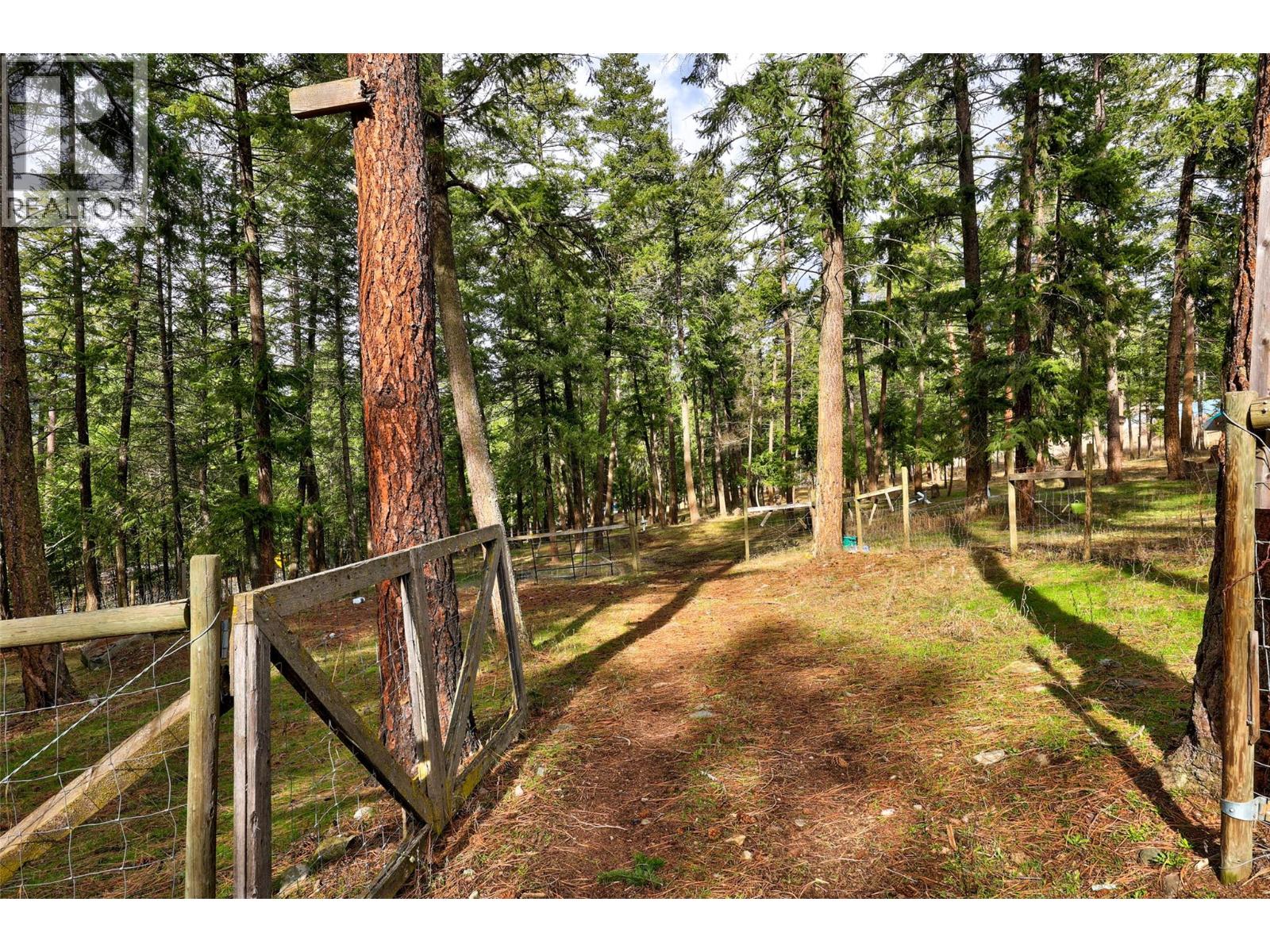 392 Walterdale Road - 27