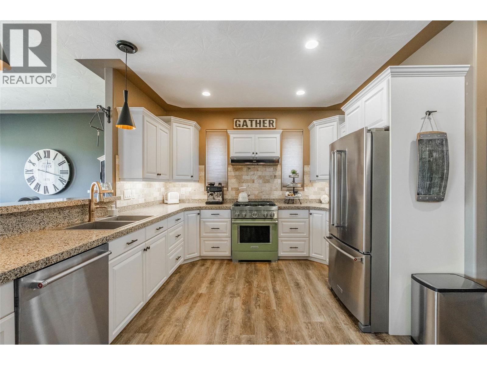 6963 CHARDONNAY Place, Oliver