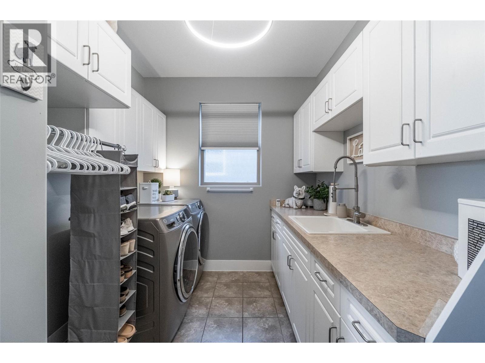 6963 CHARDONNAY Place, Oliver