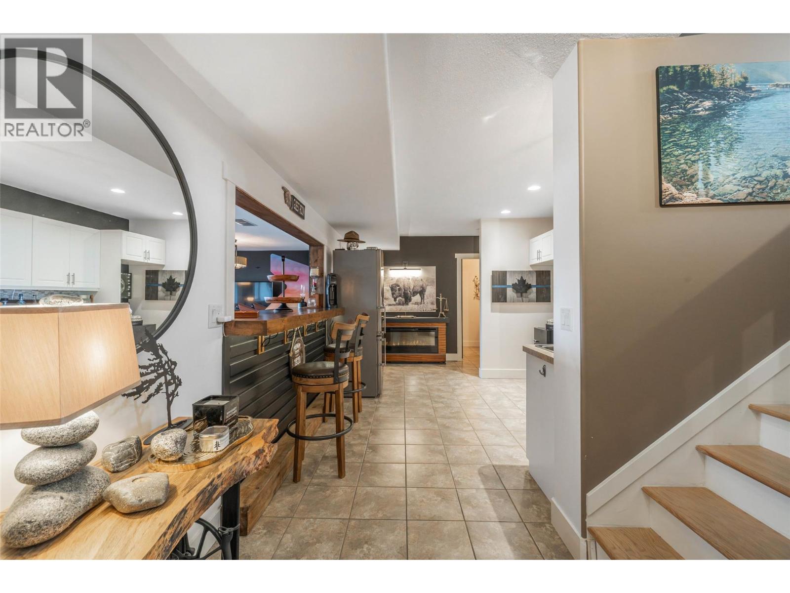 6963 CHARDONNAY Place, Oliver