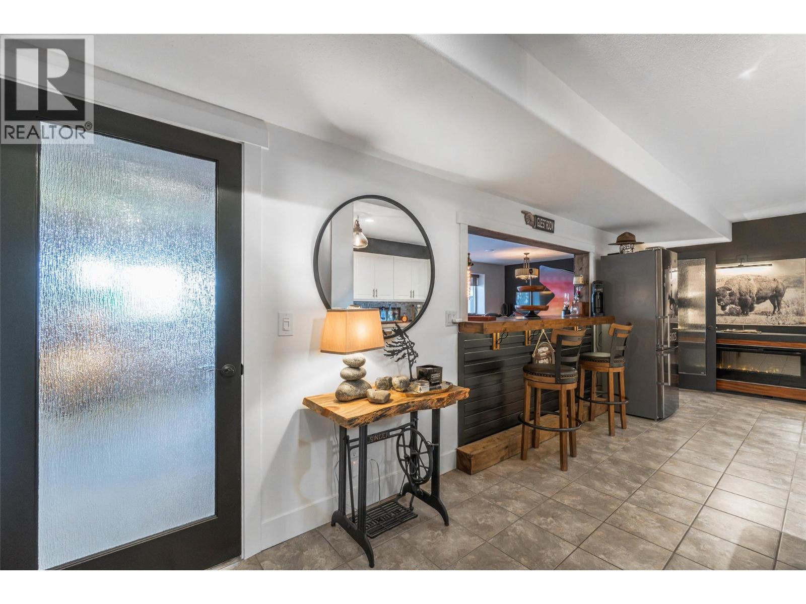 6963 CHARDONNAY Place, Oliver