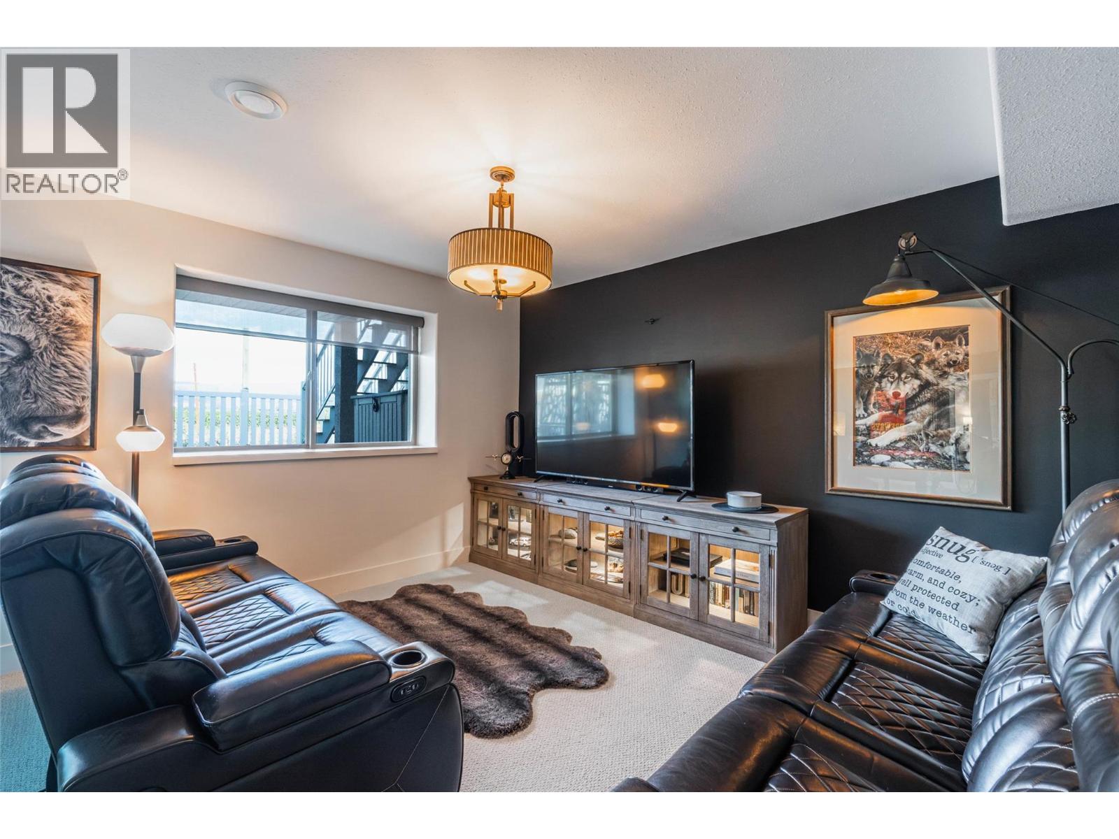 6963 CHARDONNAY Place, Oliver