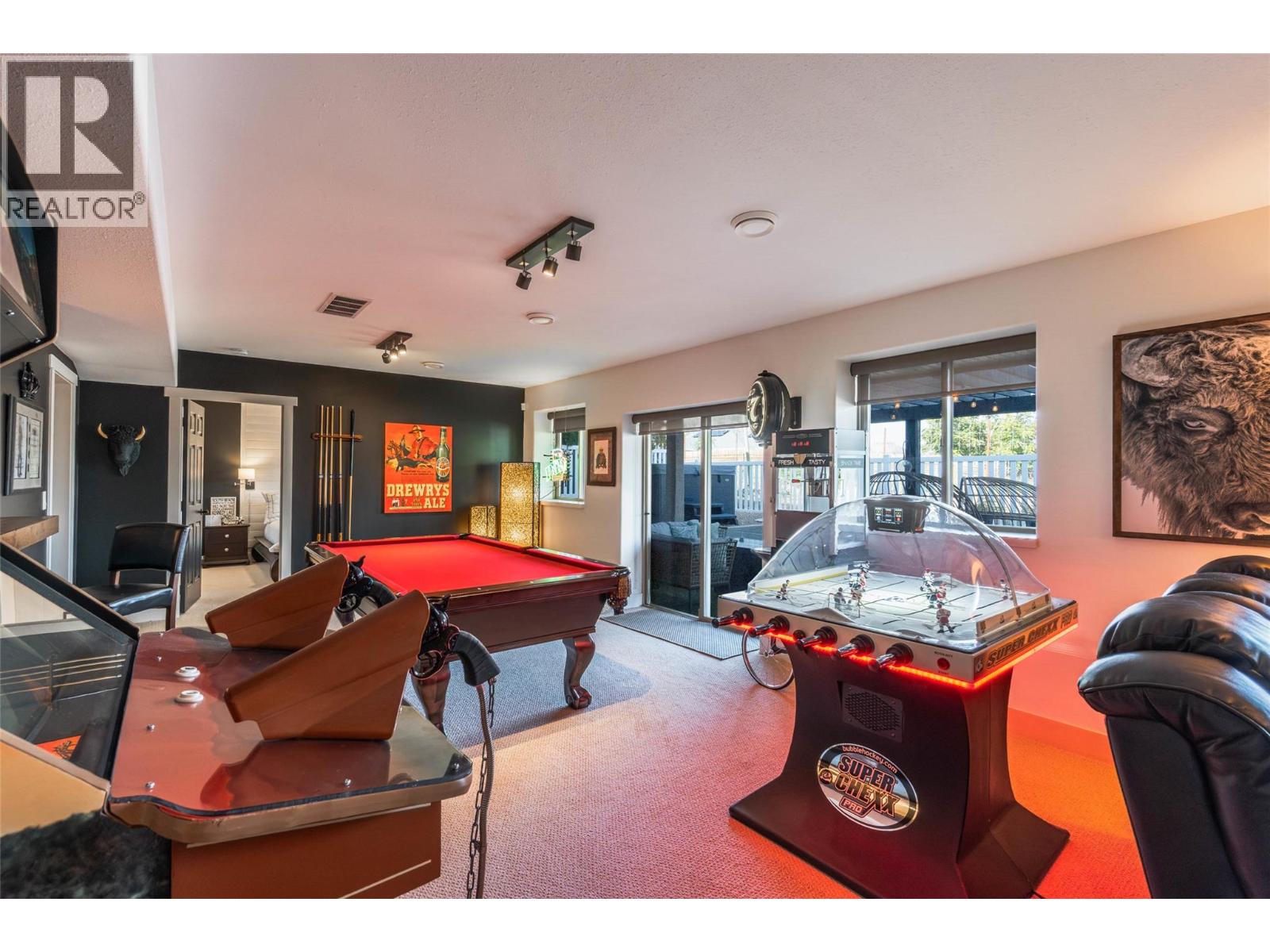 6963 CHARDONNAY Place, Oliver