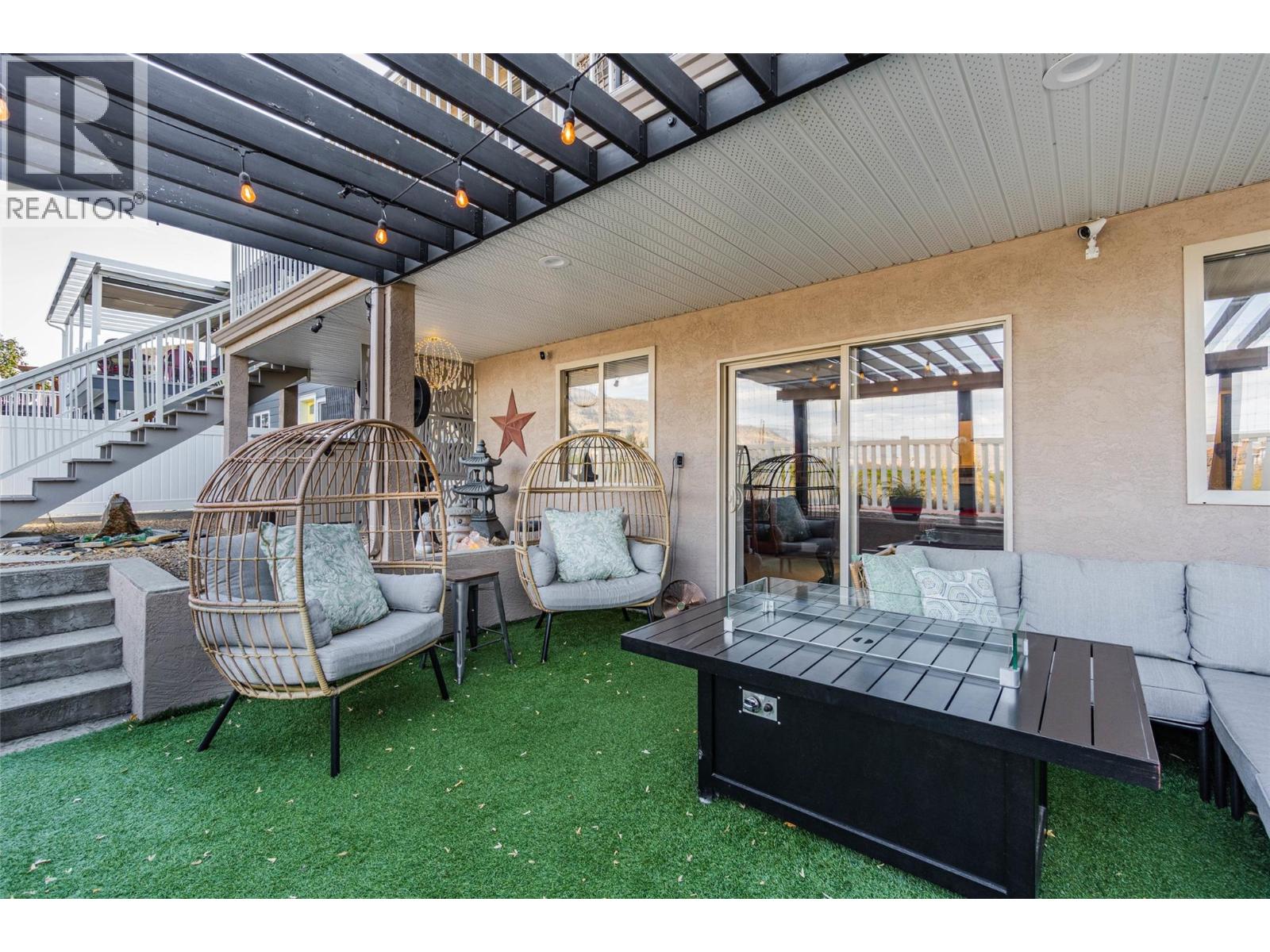 6963 CHARDONNAY Place, Oliver