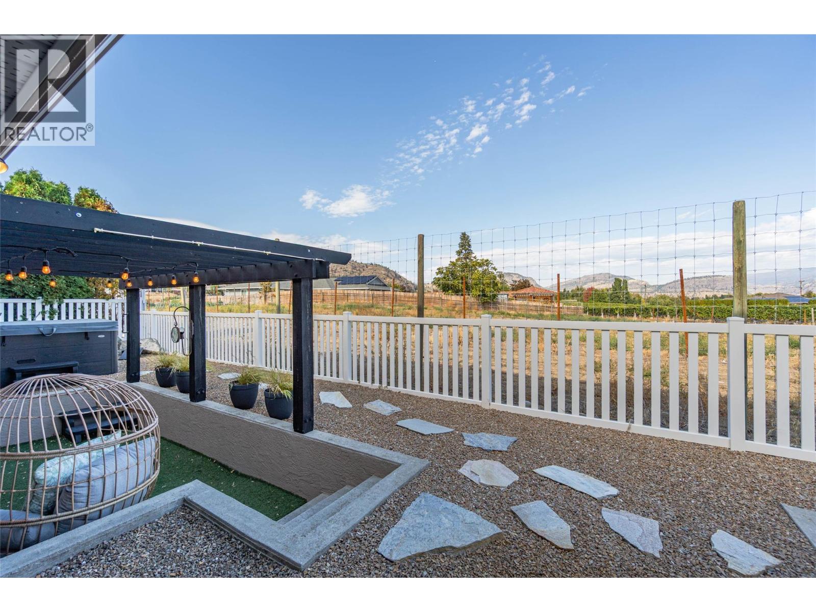 6963 CHARDONNAY Place, Oliver