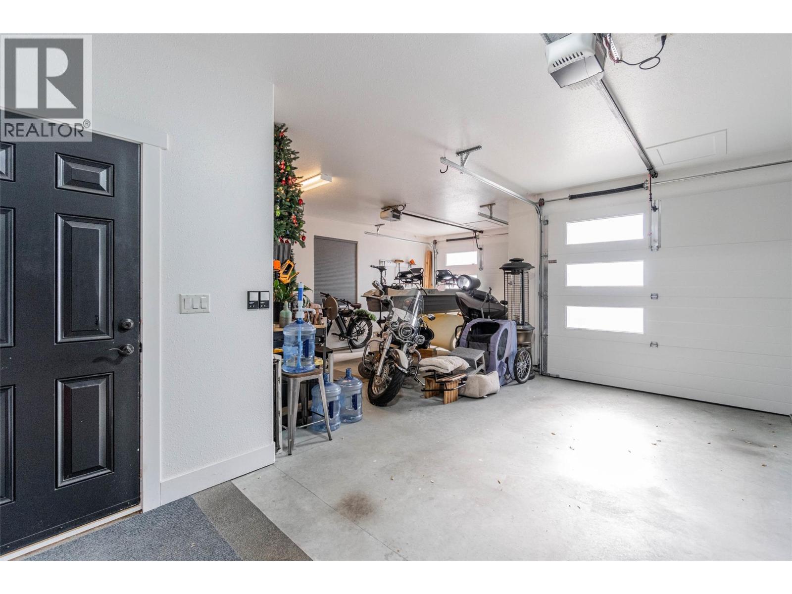 6963 CHARDONNAY Place, Oliver