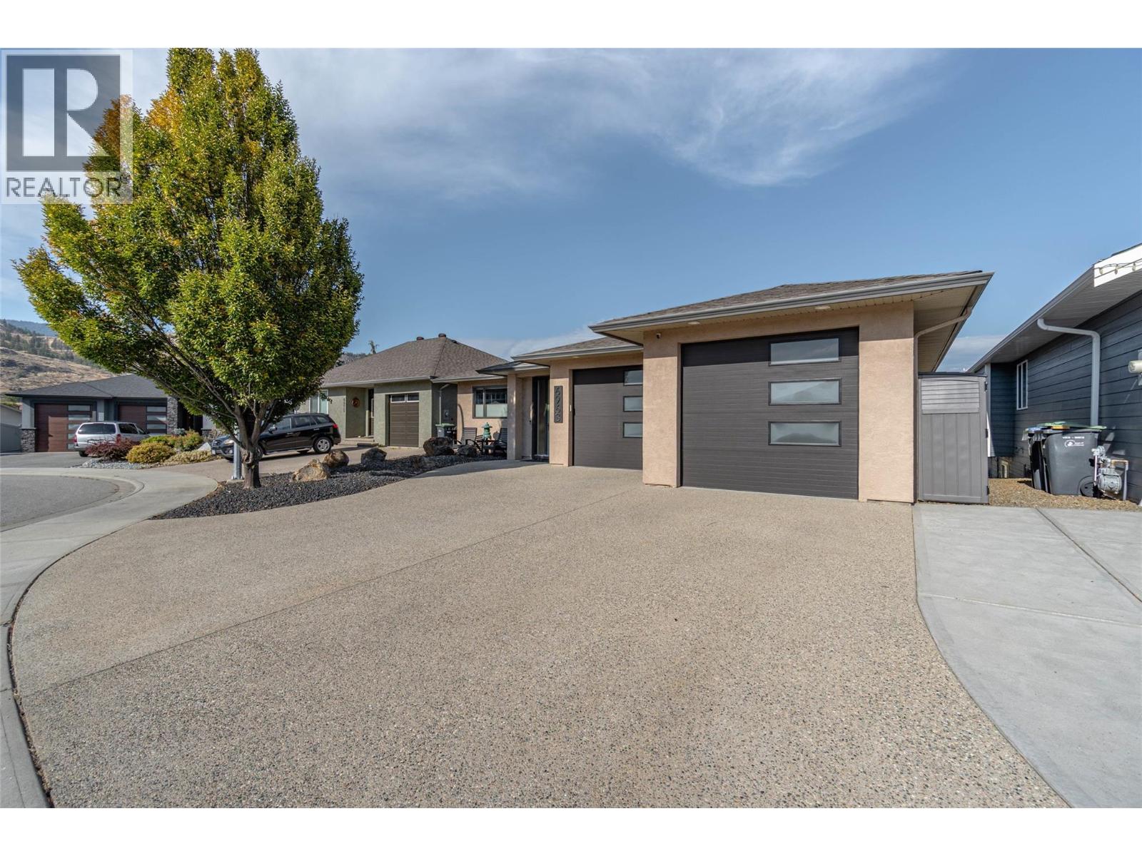 6963 CHARDONNAY Place, Oliver