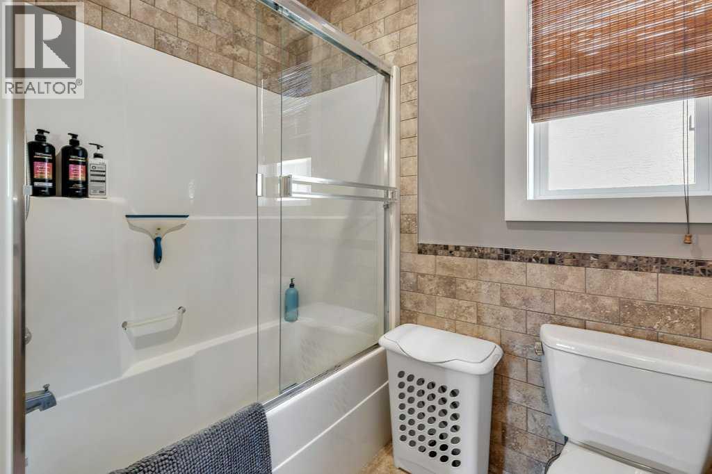 Single Family House for Sale in  Valley Crest Court NW Valley Ridge Calgary 