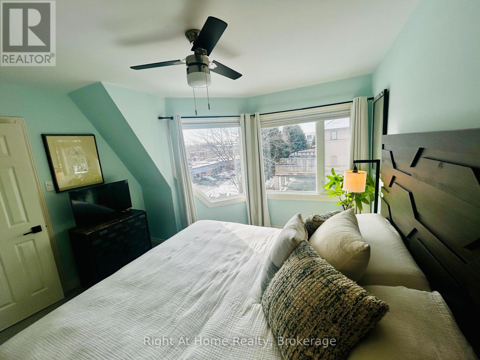 109 BRANT STREET - 21