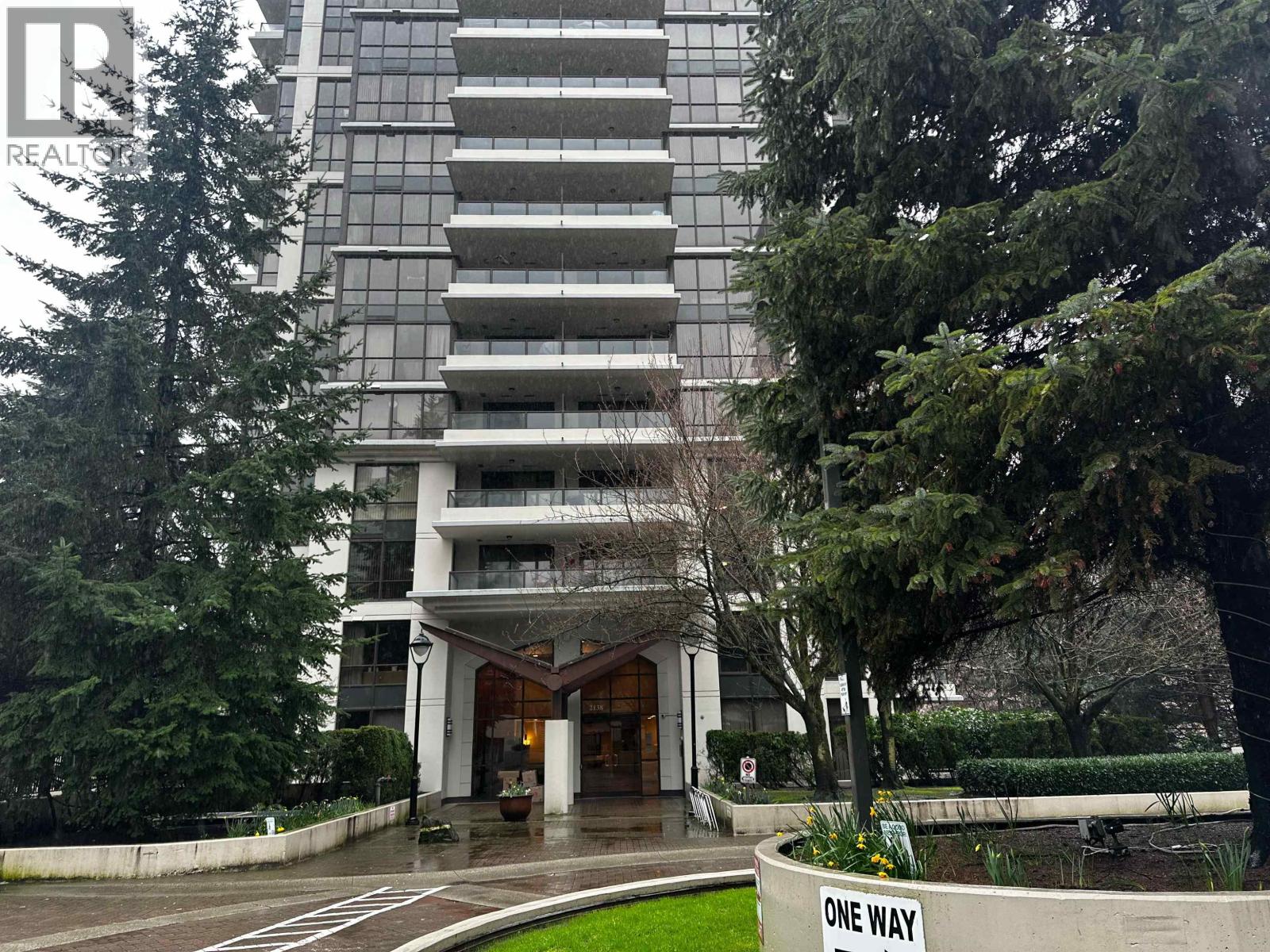 401 2138 MADISON AVENUE