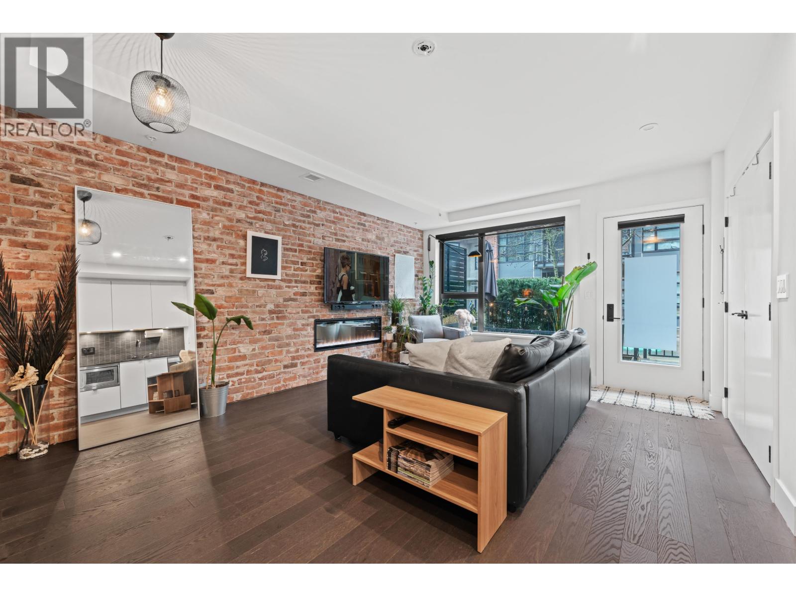 2726 SPRING Street - photo 2