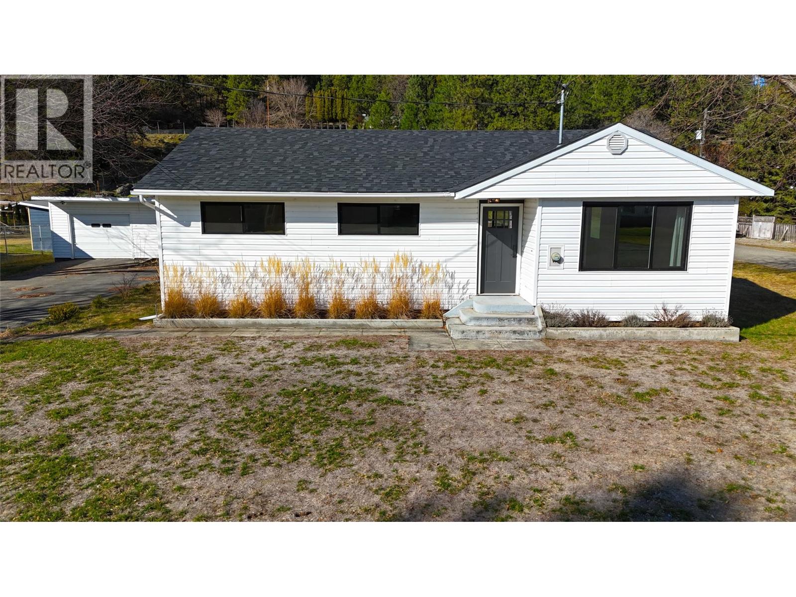 6295 COLLEGE Road, Grand Forks