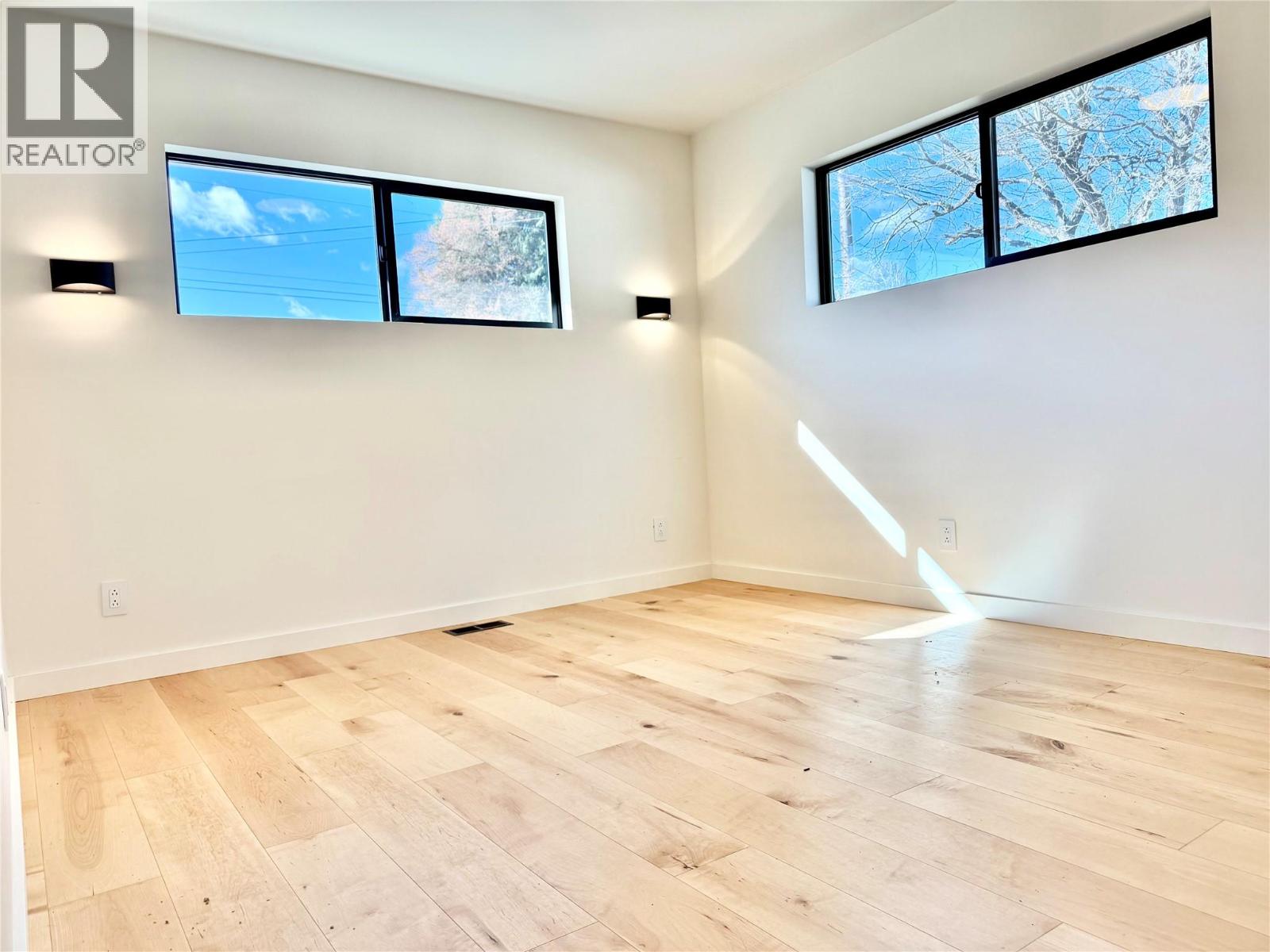 6295 COLLEGE Road, Grand Forks