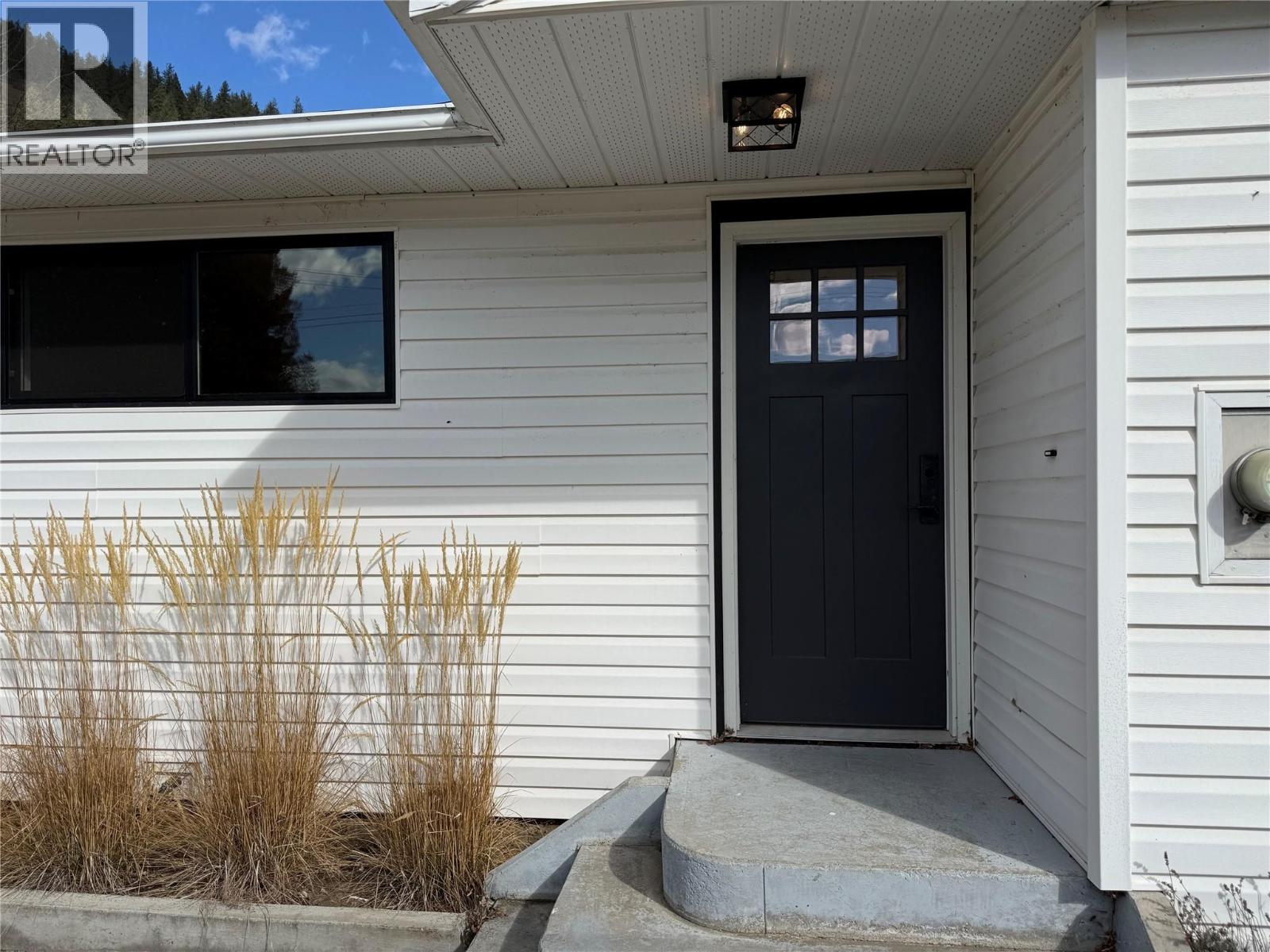 6295 COLLEGE Road, Grand Forks